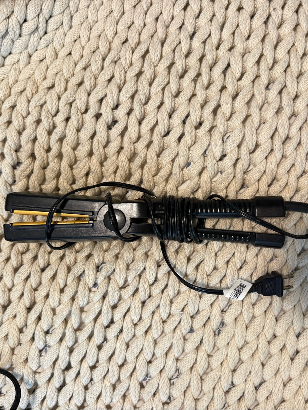 Black Portable Hair Straightener with Gold Plates